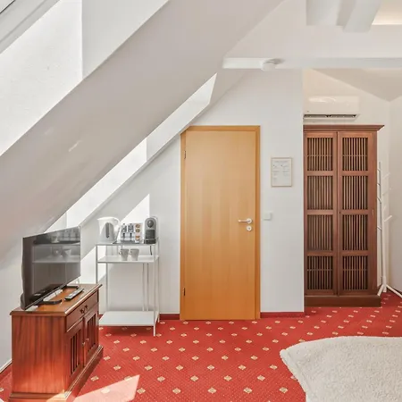 Scharnhaeusle 12 - Gaestezimmer In Ostfildern * Όστφιλντερν